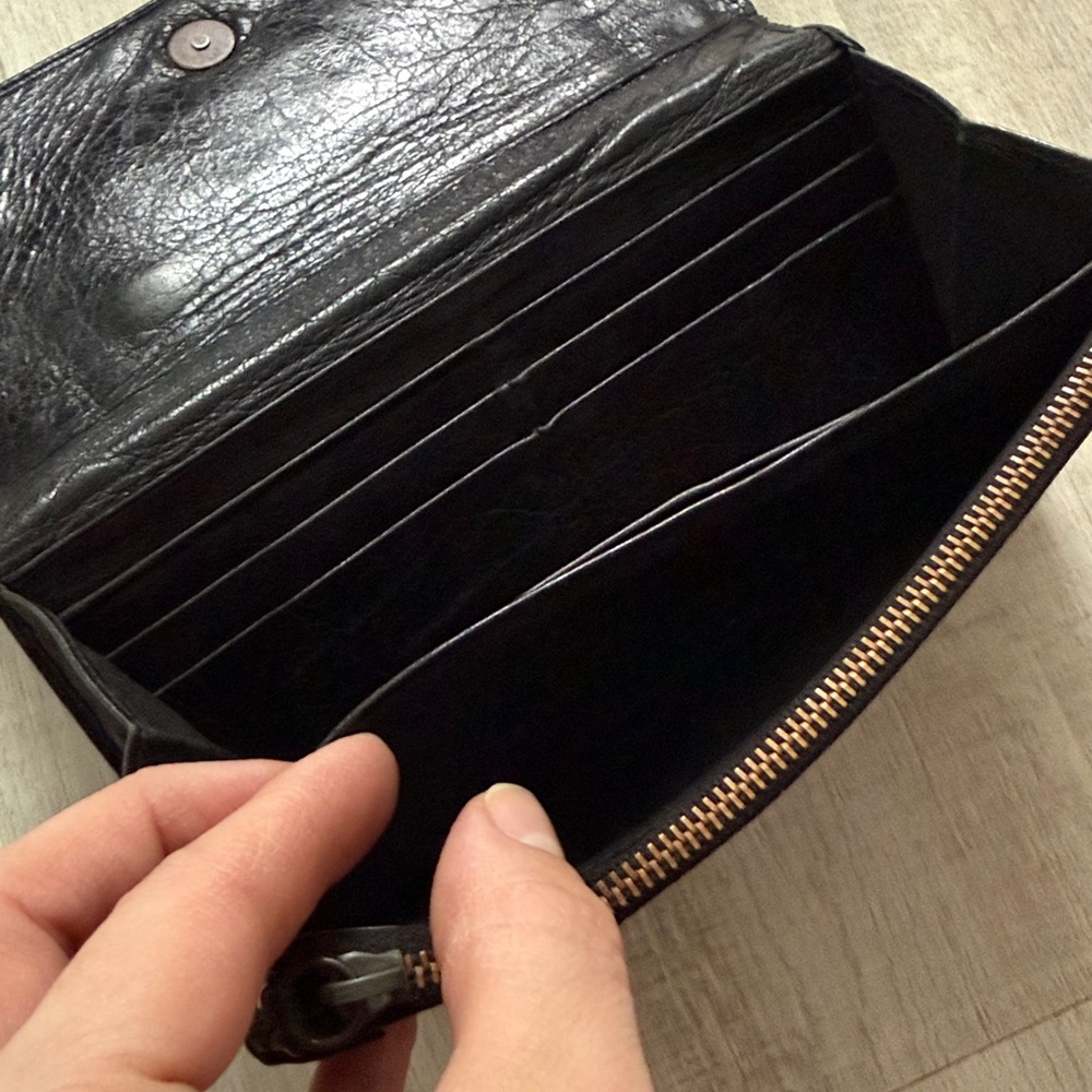 Balenciaga Black Lambskin Leather Classic Wallet - Picture 4 of 10